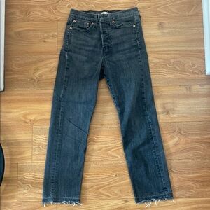 Women's grey Levi’s wedge straight 27